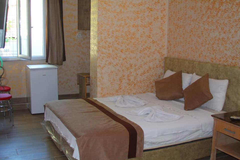Ozgur Hotel Isiklar Antalya Ngoại thất bức ảnh